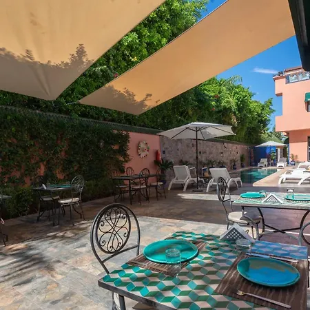 Yanis Guest House-3